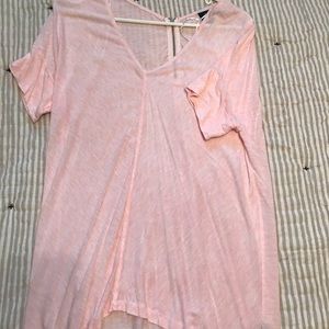 Pink v-neck with back zipper detail